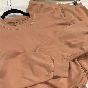 SKIMS Tan The Pullover Sweatshirt and Sweatpants